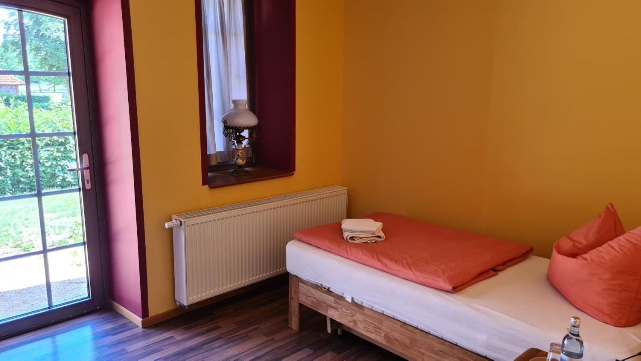 Hotel Schloss Rothenklempenow Extérieur photo