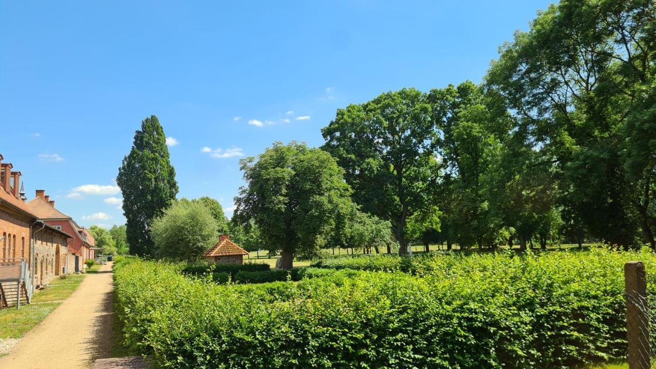 Hotel Schloss Rothenklempenow Extérieur photo