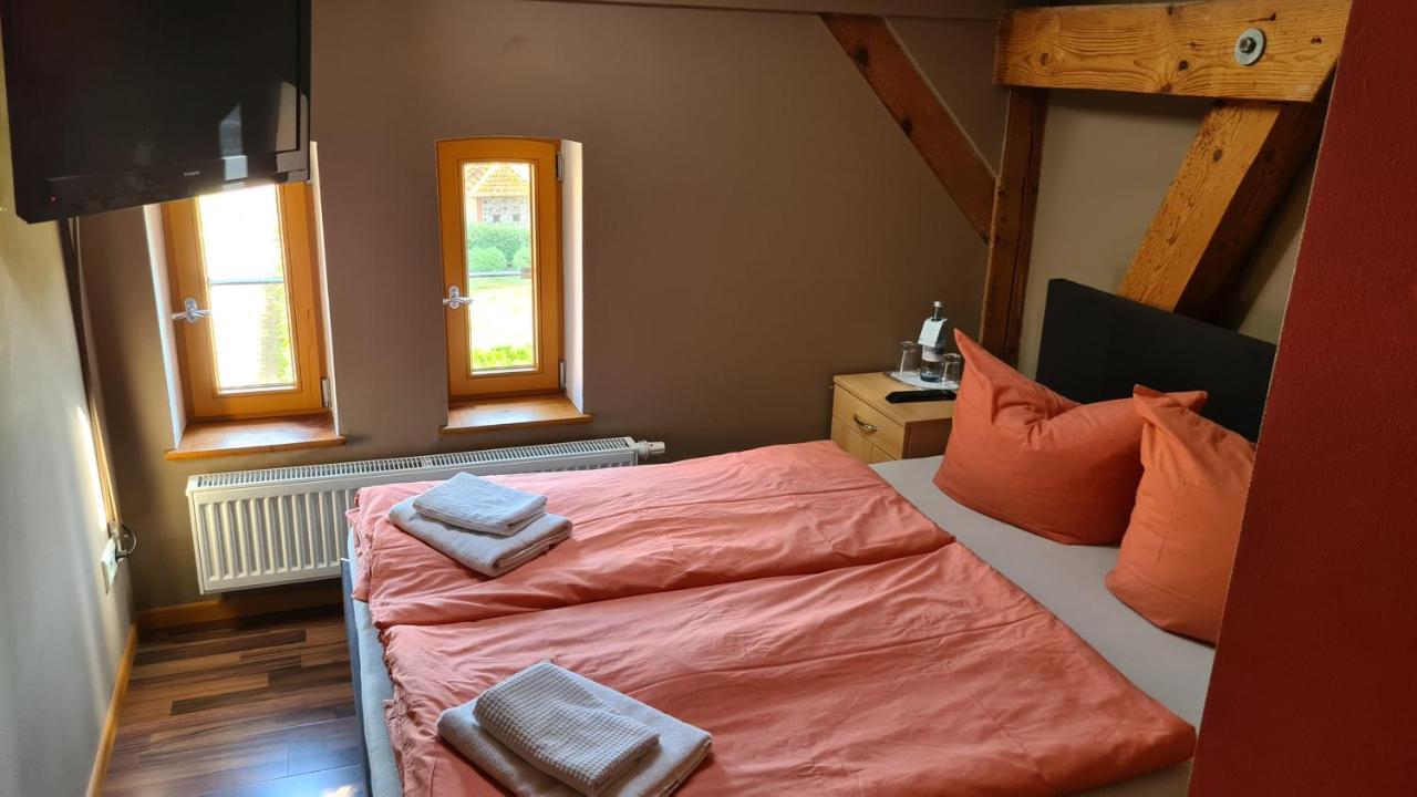 Hotel Schloss Rothenklempenow Extérieur photo