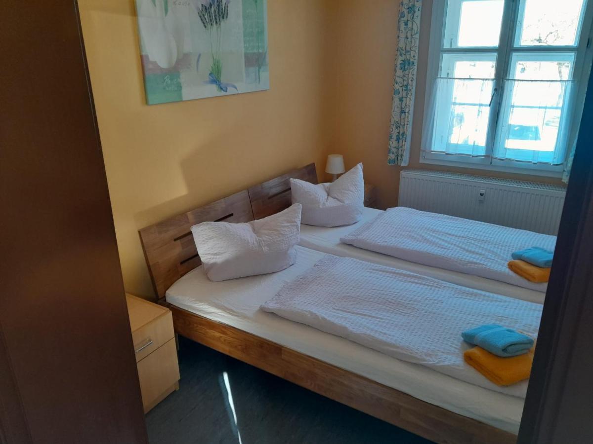Hotel Schloss Rothenklempenow Extérieur photo