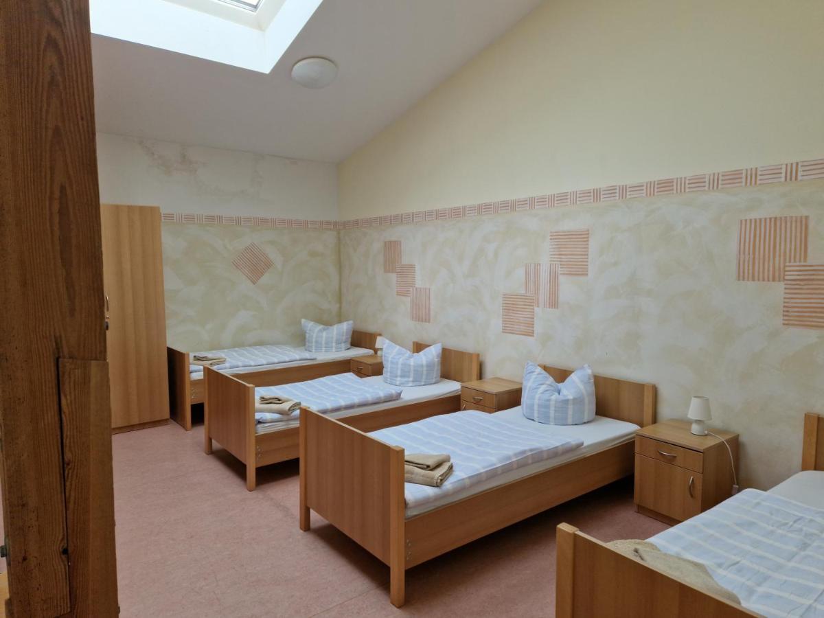 Hotel Schloss Rothenklempenow Extérieur photo