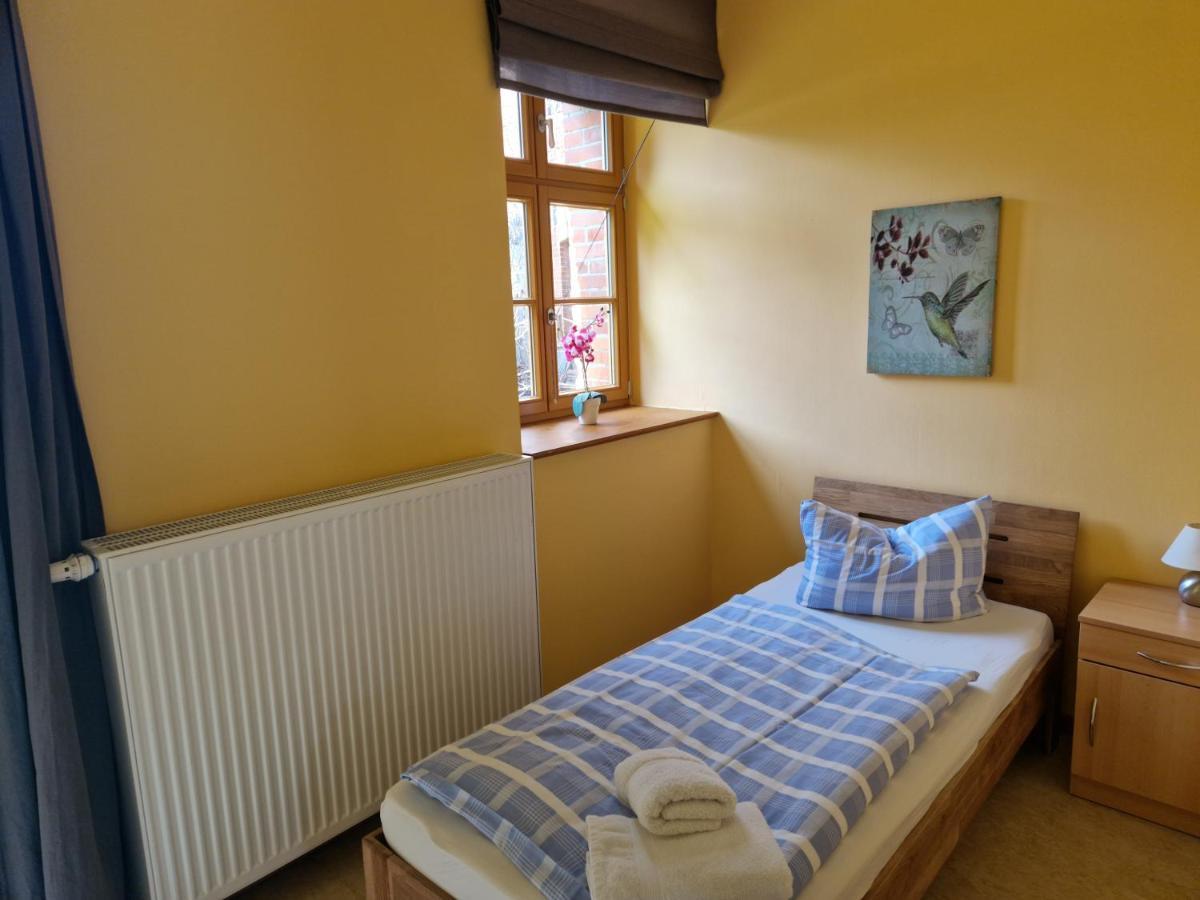 Hotel Schloss Rothenklempenow Extérieur photo