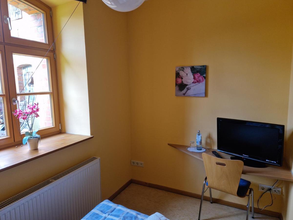 Hotel Schloss Rothenklempenow Extérieur photo