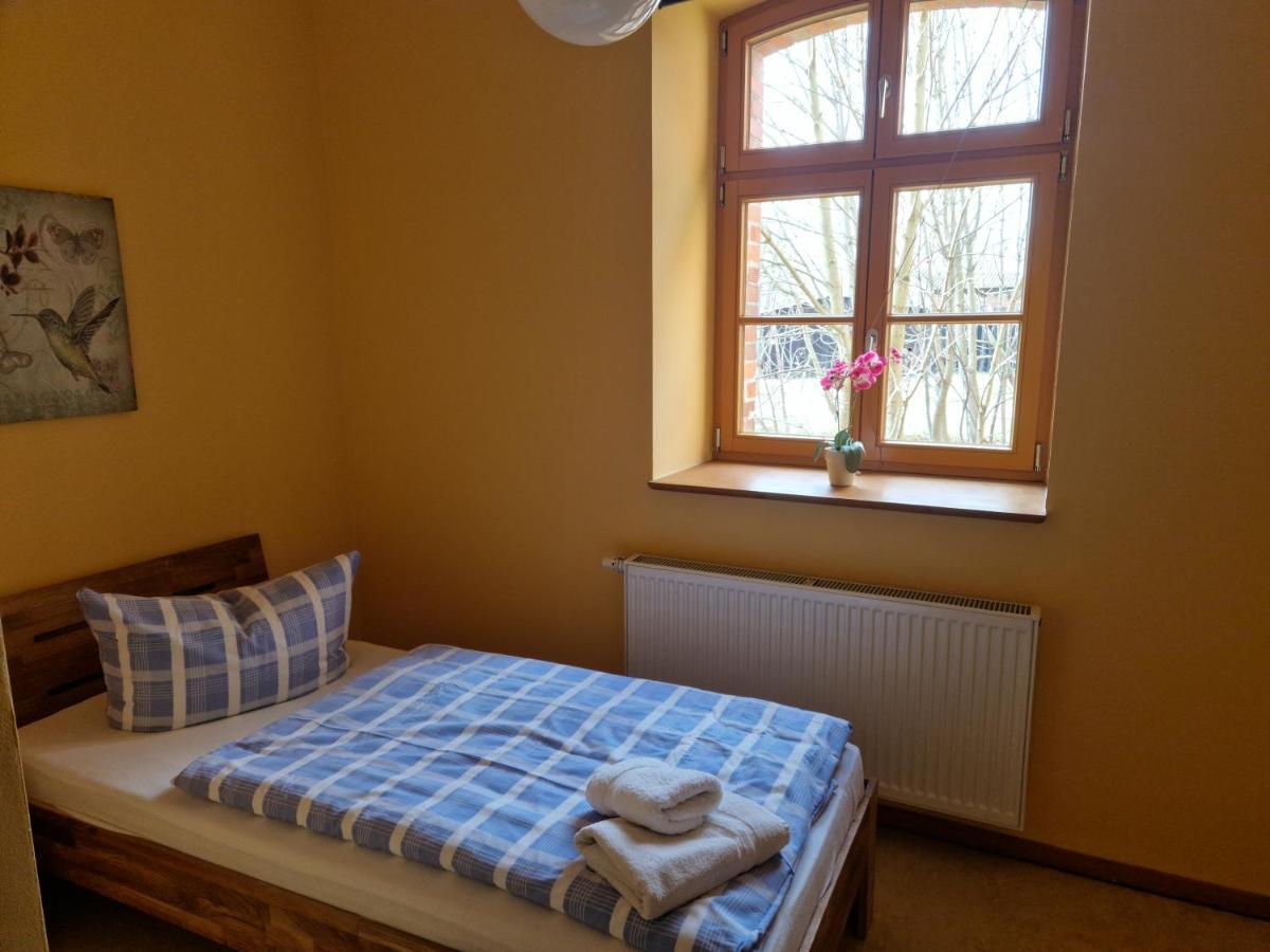 Hotel Schloss Rothenklempenow Extérieur photo